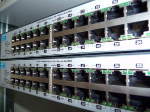 Netzwerkschrank mit HP Switch 10/100/1000 Base T-Port